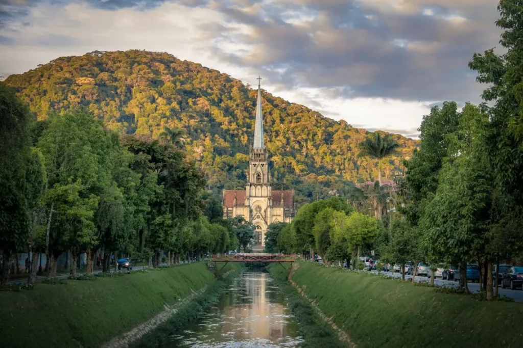 Como Escolher o Imóvel Ideal em Petrópolis ou Búzios