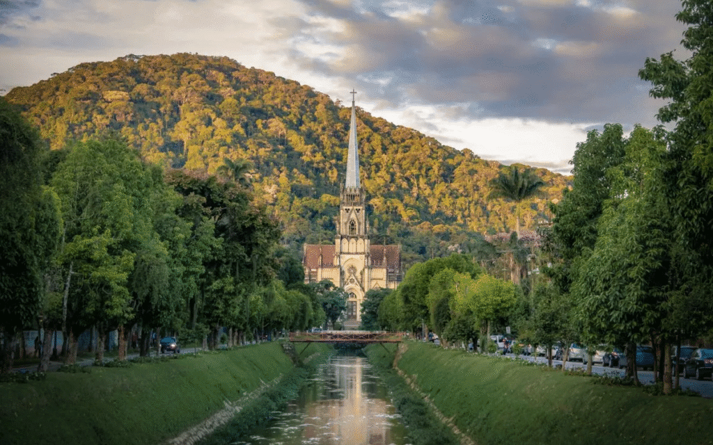 Como Escolher o Imóvel Ideal em Petrópolis ou Búzios