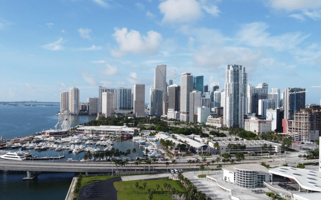 Alugar ou Comprar? Decisões Inteligentes em Miami e Chicago